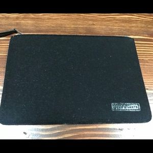 Graf &Lantz Flat Felt Pouch in Black